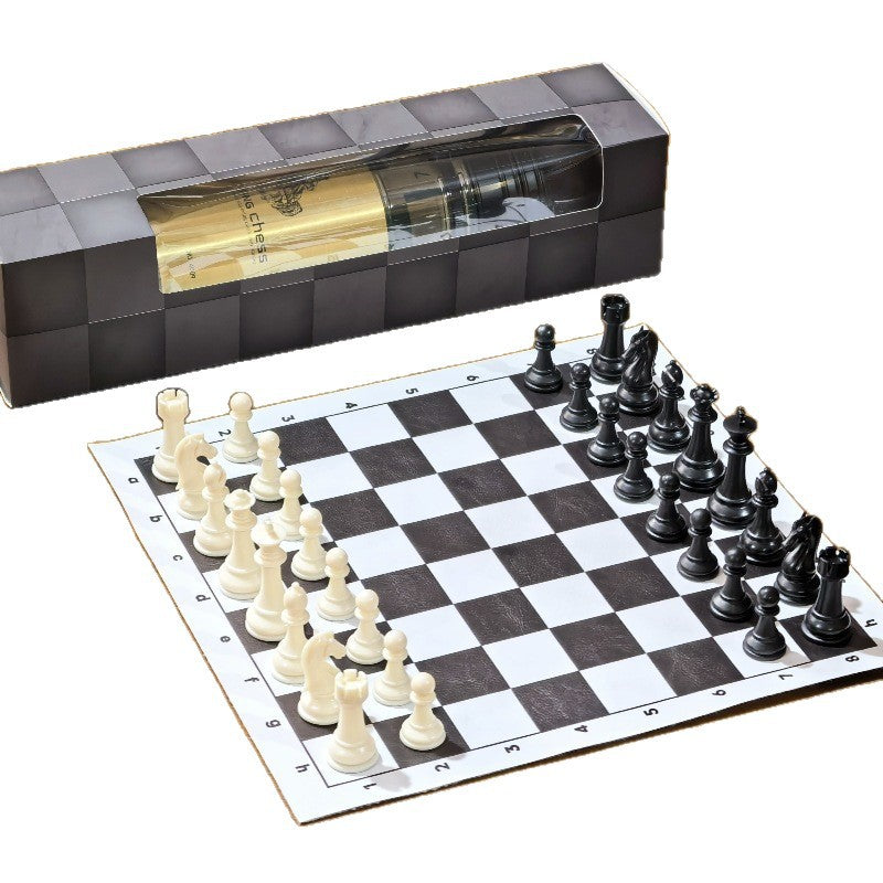 Tragbares königliches Schachspiel