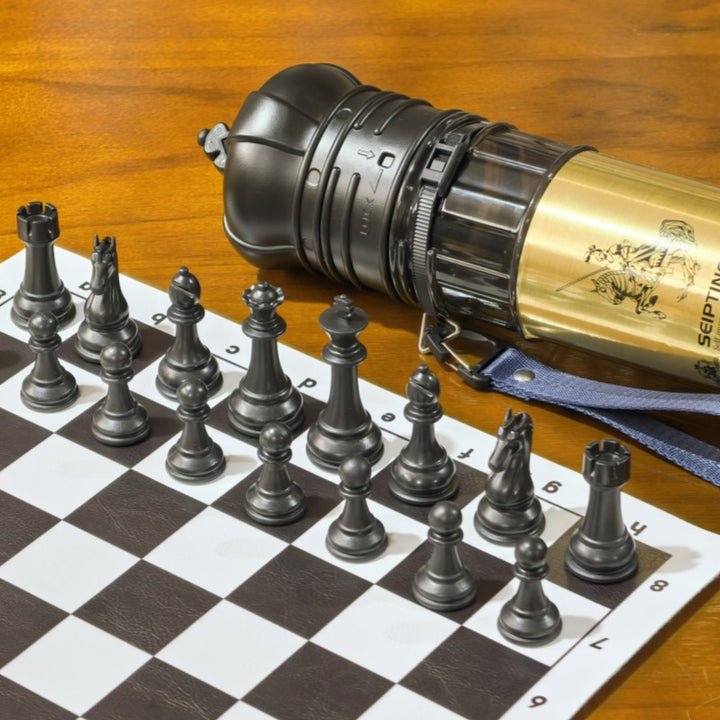 Tragbares königliches Schachspiel