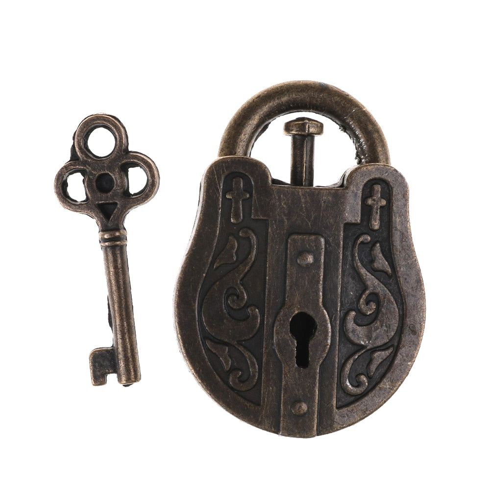 Cadenas anciens avec sa clé 